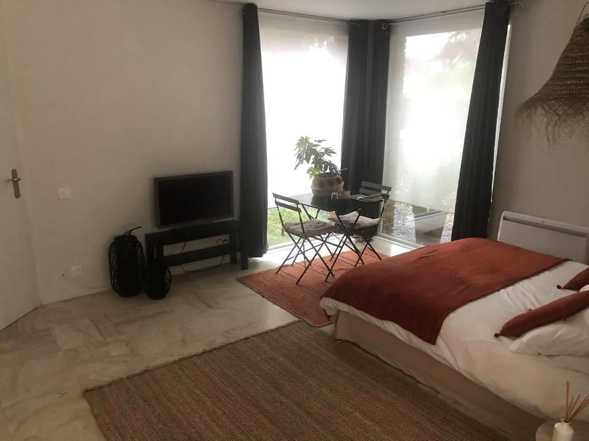 Entre Parentheses - Lille & Villeneuve D'Ascq Gruson Bed & Breakfast