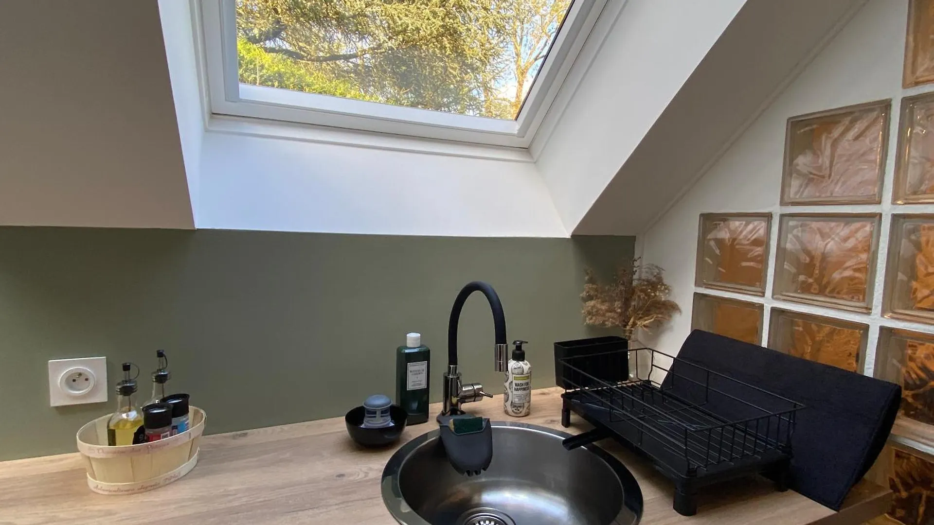 Bed & Breakfast Entre Parentheses - Lille & Villeneuve D'Ascq Gruson